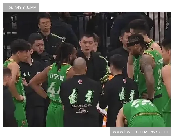 广东宏远内外线配合无懈可击，杨鸣总结成功经验