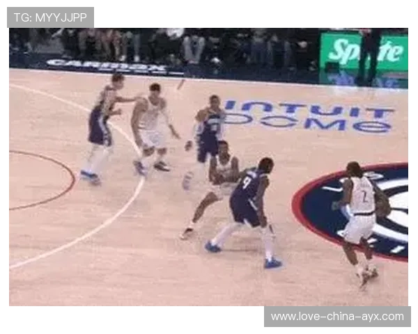 快船乔治反击长驱直入轻松挑篮：场上速度与信念的完美交响