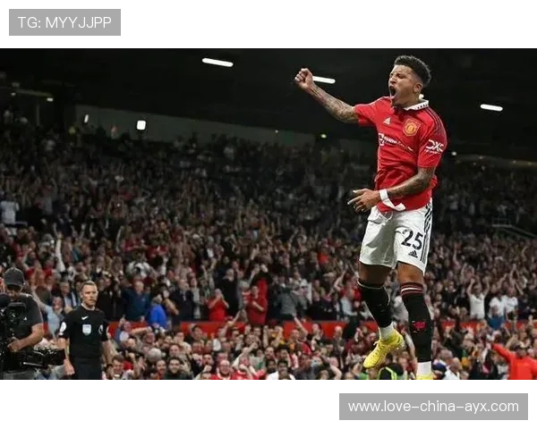 曼联拉什福德反越位破门引爆主场